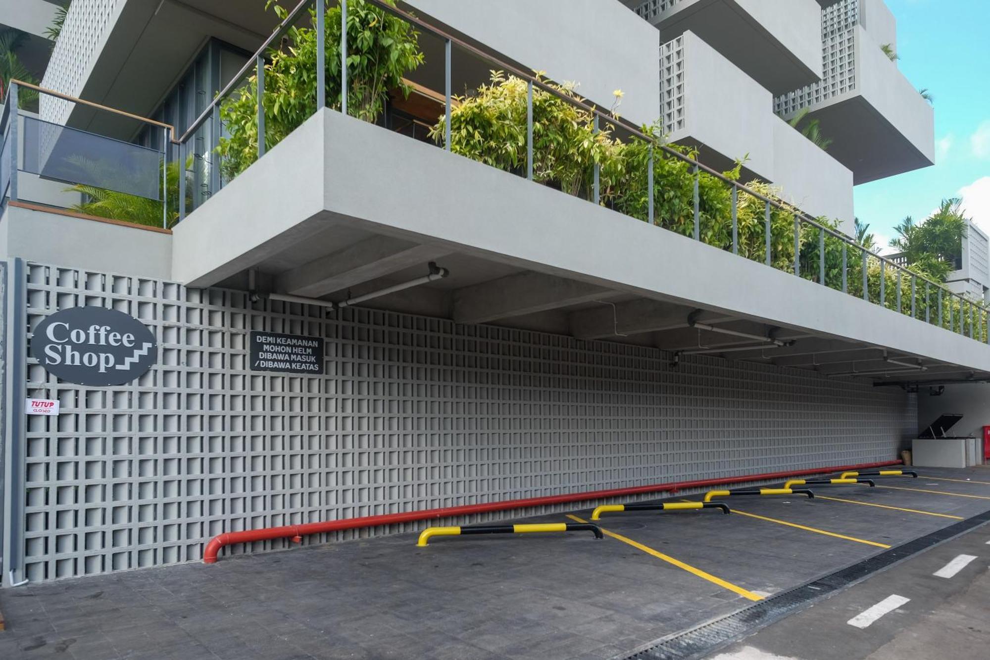 Sans Hotel Rg Living Jogja By Reddoorz Pakualaman Extérieur photo