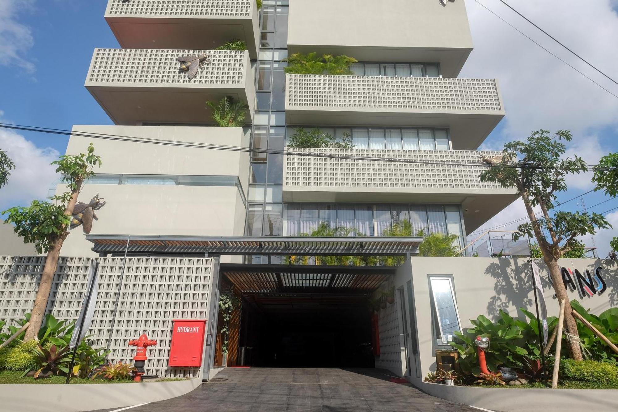 Sans Hotel Rg Living Jogja By Reddoorz Pakualaman Extérieur photo