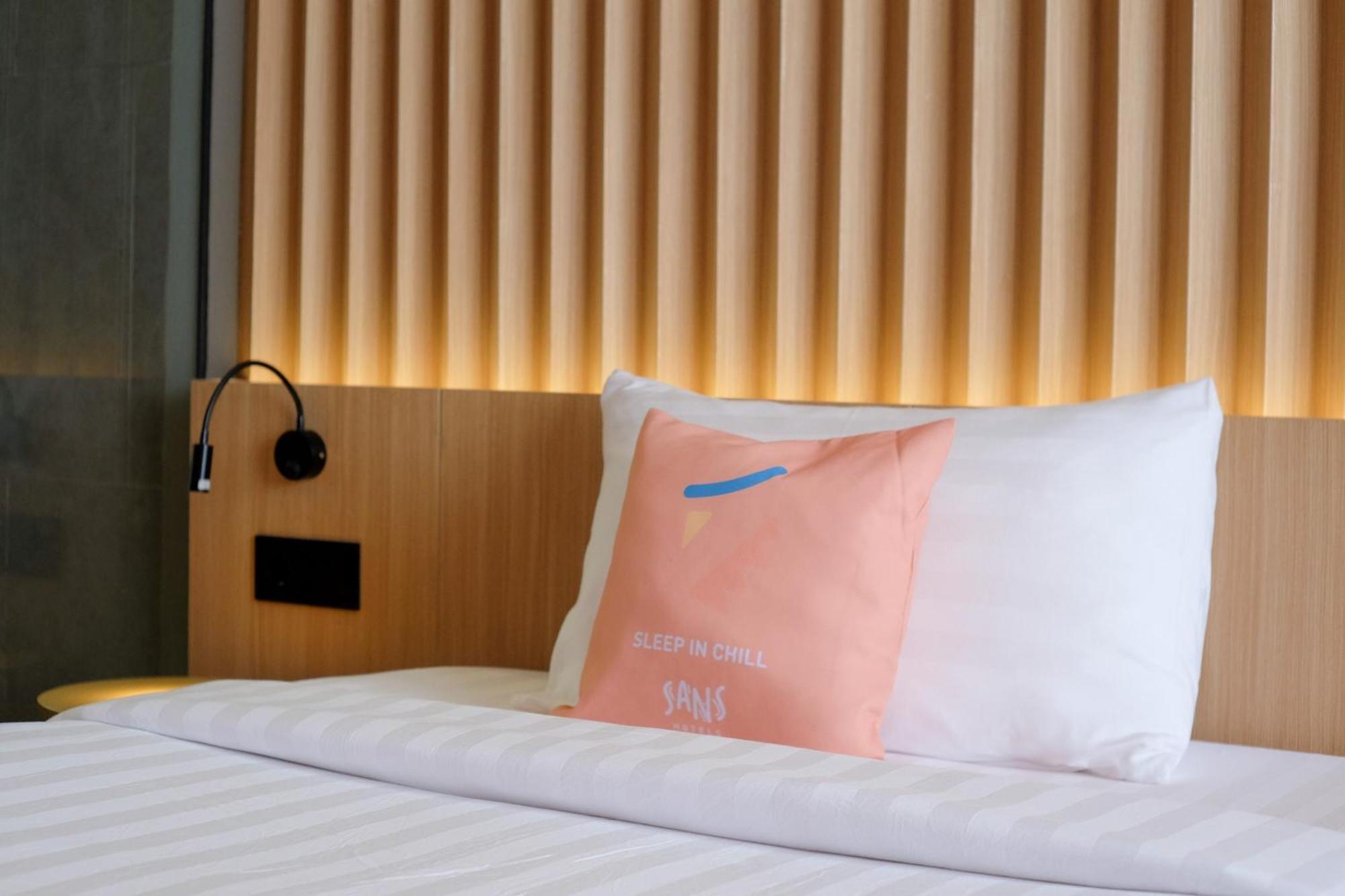 Sans Hotel Rg Living Jogja By Reddoorz Pakualaman Extérieur photo