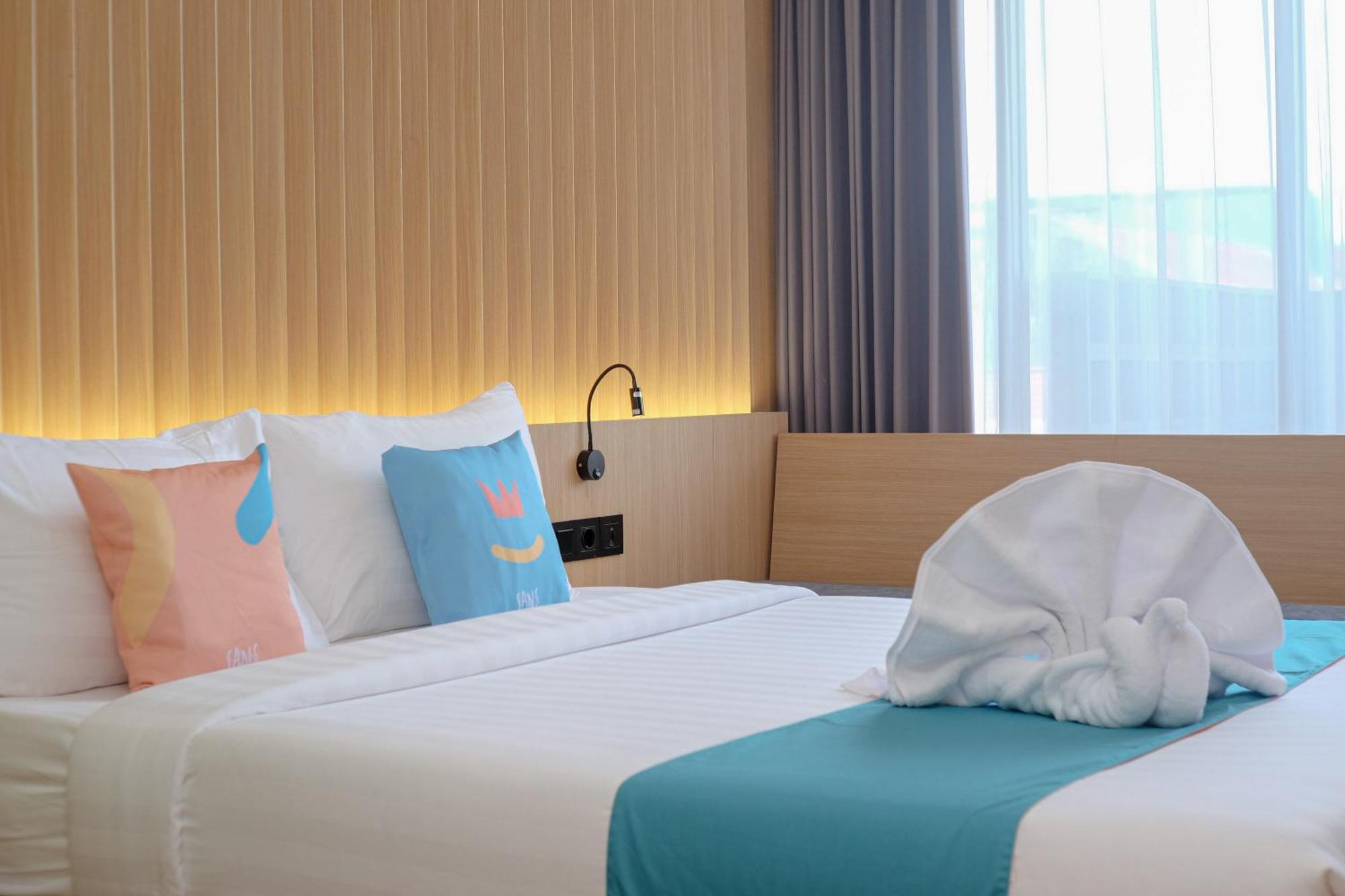 Sans Hotel Rg Living Jogja By Reddoorz Pakualaman Extérieur photo